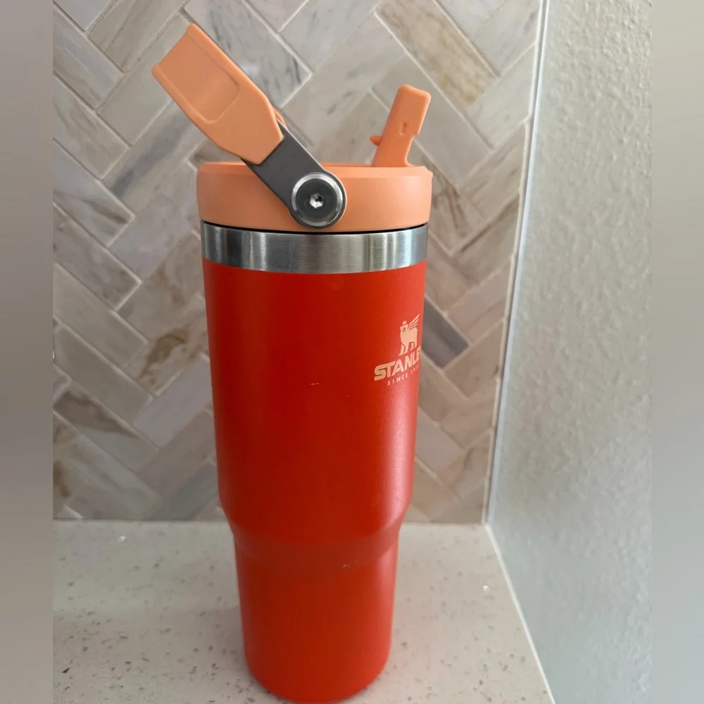 30 oz orange Stanley tumbler - Picture 1 of 4